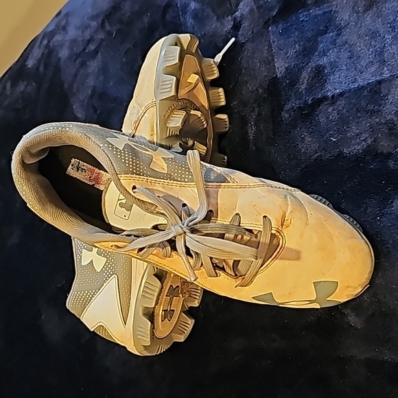 cleats - Picture 2 of 3